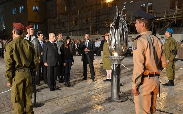 The annual Memorial Day candle lighting ceremony at the Western Wall. May 4, 2014. (photo credit:
Courtesy/President's Residence) The annual Memorial Day candle lighting ceremony at the Western Wall. May 4, 2014. (photo credit:
Courtesy/President's Residence)