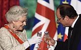 Britain's Queen Elizabeth II toasts with French President Francois Hollande at a state dinner at the Elysee presidential palace in Paris, on June 6, 2014, following the international D-Day commemoration ceremonies in Normandy, marking the 70th anniversary of the World War II Allied landings in Normandy. 
(photo credit: Eric Feferberg/AFP)