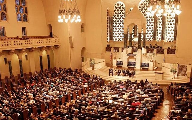 Former Palestinian president Salaam Fayyad, former Israeli ambassador to the UN Gabrielle Shalev, and former US ambassador to Israel Daniel Kurtzer at Temple Emanu-El in San Francisco. (Marc Hors/J Street)