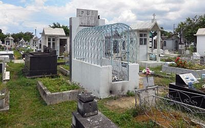 The tomb of Rabbi Shalom Imanuel Muyal at Saint John the Baptist Cemetery in Manaus, Friday, June 20, 2014. (photo credit: AP/Chris Lehourites) The tomb of Rabbi Shalom Imanuel Muyal at Saint John the Baptist Cemetery in Manaus, Friday, June 20, 2014. (photo credit: AP/Chris Lehourites)