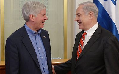 Prime Minister Benjamin Netanyahu meets with Michigan Governor Rick Syder in PM Netanyahu's office in Jerusalem. June 17, 2013. (Photo credit: Amos Ben Gershom/GPO/FLASH90)