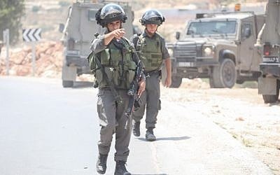 IDF soldiers search around Gush Etzion, in the West Bank, where three Jewish teenagers hitchhiking went missing  Thursday night. (Photo credit: FLASH90) 