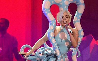 Lady Gaga wowing the crowds in Ft. Lauderdale. (photo credit: Kevin Mazur)