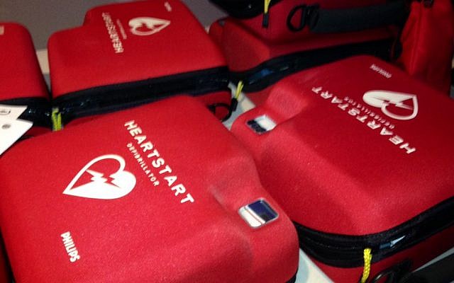 Emergency equipment for Ezras Nashim. (courtesy) Emergency equipment for Ezras Nashim. (courtesy)