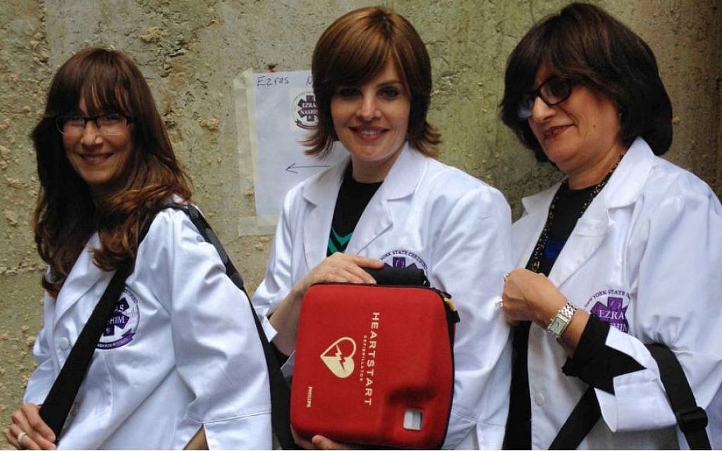 Ezras Nashim volunteers. (Courtesy)