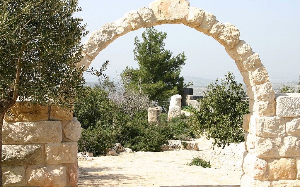 An arch at Yad Hashmona (photo credit: Shmuel Bar-Am)