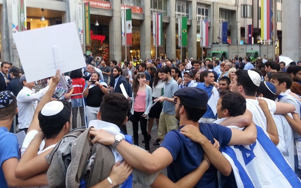 Israel supporters hold a rally during Operation Protective Edge in Milan, Italy, July 24, 2014. (photo credit: Elinor Betesh)