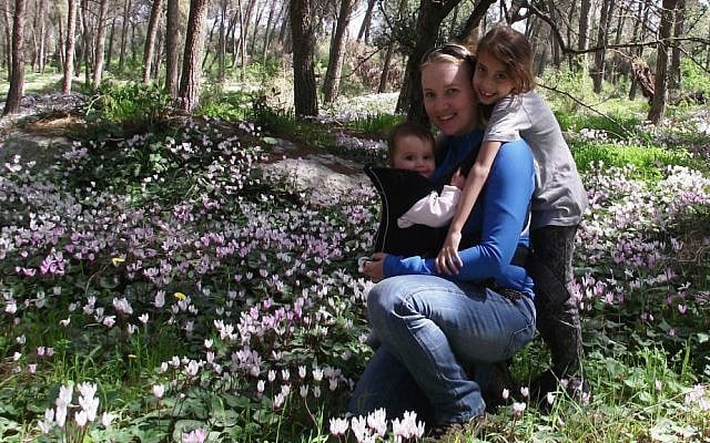 Lee Betser with her daughters. (Courtesy)