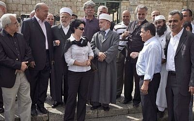 Members of the High Follow-up Committee and Arab MKs visit the Al Aqsa mosque in  Jerusalem, October 2009 (photo credit: Matanya Tausig/Flash90)