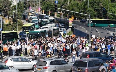 Far right protesters blocking a major Jerusalem intersection July 1. (photo credit: Mendy Hechtman/Flash90)