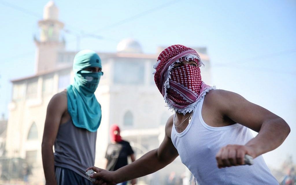 East Jerusalem Arabs clash with border police in the neighborhood of Shuafat following the discovery of a dead Palestinian teen in the Jerusalem forest, Wednesday, July 2, 2014 (photo credit: Hadas Parush/FLASH90)
