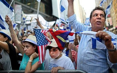 Israeli supporters rally in Times Square on July 20, 2014 in New York City (photo credit: AFP/Yana Paskova/Getty Images)
