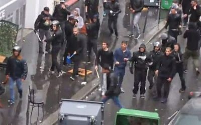 Screenshot from a video uploaded to YouTube showing what appears to be pro-Israel demonstrators clashing with pro-Palestinian demonstrators in Paris on July 13, 2014. Screenshot from a video uploaded to YouTube showing what appears to be pro-Israel demonstrators clashing with pro-Palestinian demonstrators in Paris on July 13, 2014.