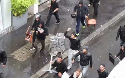 July 13, 2014 siege on a Paris synagogue during an anti-Israel protest. (YouTube screenshot)