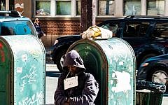 A beggar in New York (illustrative image: Frank Gaertner / Shutterstock.com)