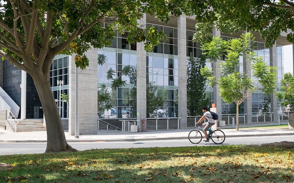Ben-Gurion University campus, August 2014. (Dani Machlis) Ben-Gurion University campus, August 2014. (Dani Machlis)
