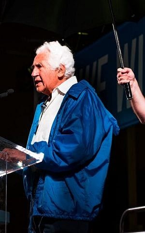 DSC_5743 Holocaust survivor Bill Glied compares the upswing of global anti-Semitism to 1930s Germany at the Toronto pro-Israel march on August 20, 2014. (courtesy UJA Federation of Greater Toronto)