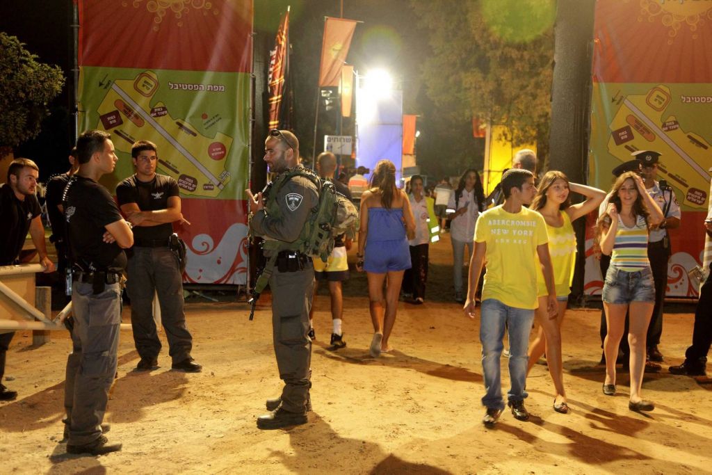 There were 5,000 people at last year's Briza Festival, which was also held under the threat of rockets from Gaza (photo credit: Edi Israel/Flash 90) There were 5,000 people at last year's Briza Festival, which was also held under the threat of rockets from Gaza (photo credit: Edi Israel/Flash 90)