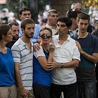 The family of Hadar Goldin at his funeral Sunday August 3, 2014. (photo credit: Yonatan Sindel/Flash90)