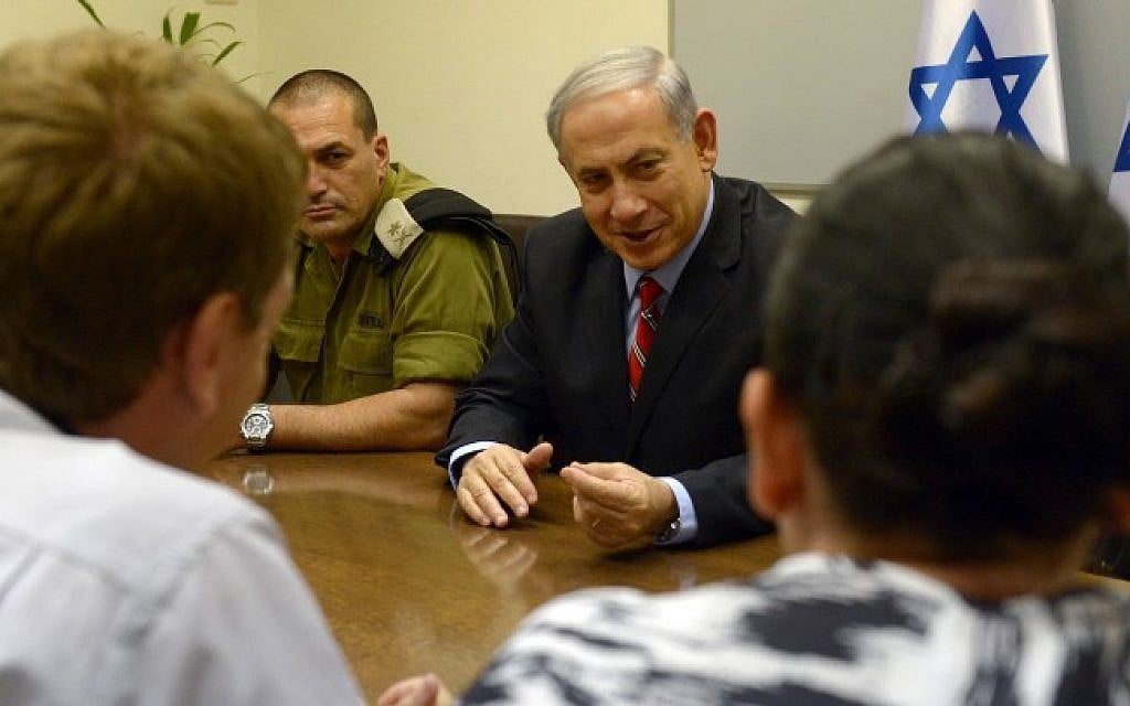 Prime Minister Benjamin Netanyahu meets with Israeli mayors from the southern Israeli communities, at the Ministry of Defense in Tel Aviv on August 14, 2014. (Photo credit: Haim Zach/GPO/FLASH90)