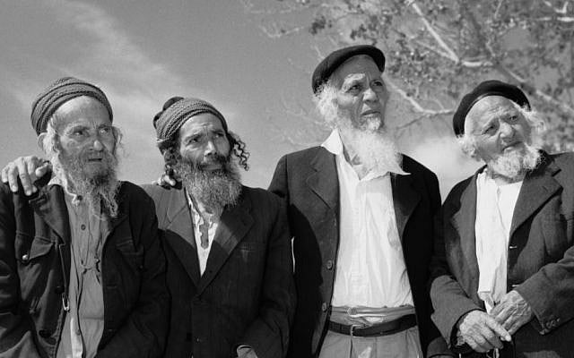 A group of Yemenite men, residents of an Israeli village for the aged maintained through JDC/Malben. Israel, 1963 (courtesy)
