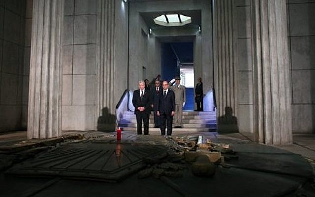France's President Francois Hollande, right, stands next to German President Joachim Gauck, left, as they pay respect in the crypt of the the National Monument of Hartmannswillerkop, in Wattwiller, eastern France, Sunday, August 3, 2014, to mark the 100th anniversary of the outbreak of World War I. (AP Photo/Thibault Camus, Pool) France's President Francois Hollande, right, stands next to German President Joachim Gauck, left, as they pay respect in the crypt of the the National Monument of Hartmannswillerkop, in Wattwiller, eastern France, Sunday, August 3, 2014, to mark the 100th anniversary of the outbreak of World War I. (AP Photo/Thibault Camus, Pool)
