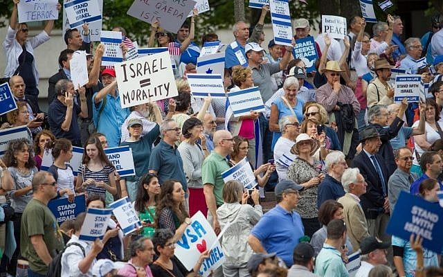 Free shuttle buses from the suburbs helped hundreds of families make it to downtown Boston for the largest Israel rally since the start of Operation Protective Edge, August 7 (photo credit: Elan Kawesch)
