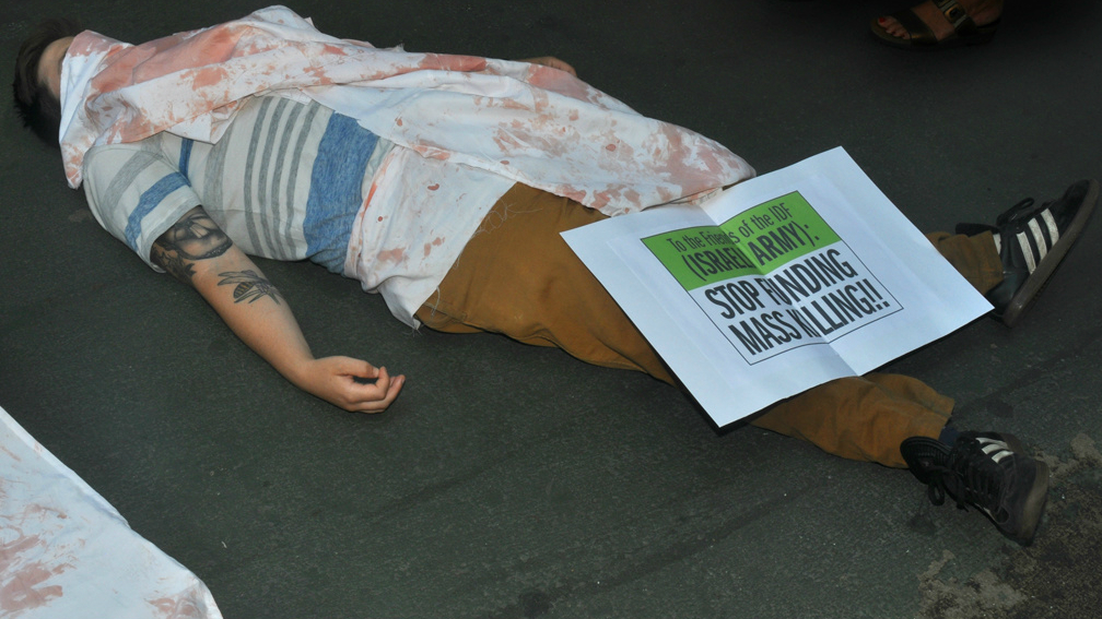 Jewish Voice for Peace protest against Friends of the Israel Defense Forces in New York, July 22, 2014. (courtesy Jewish Voice for Peace)