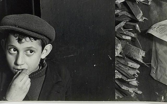 Detail from Roman Vishniac image from pre-Holocaust Poland. (screenshot http://vishniac.icp.org/) Detail from Roman Vishniac image from pre-Holocaust Poland. (screenshot http://vishniac.icp.org/)