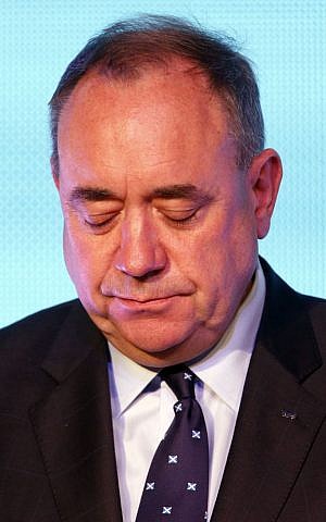 Scottish First Minister Alex Salmond looks down during a press conference in Edinburgh, Scotland, Friday, Sept. 19, 2014. Scottish voters have rejected independence and decided that Scotland will remain part of the United Kingdom. (photo credit: AP/PA, Danny Lawson)