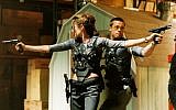 Brad Pitt and Angelina Jolie in the movie 'Mr. and Mrs. Smith' (screen capture: 20th Century Fox)