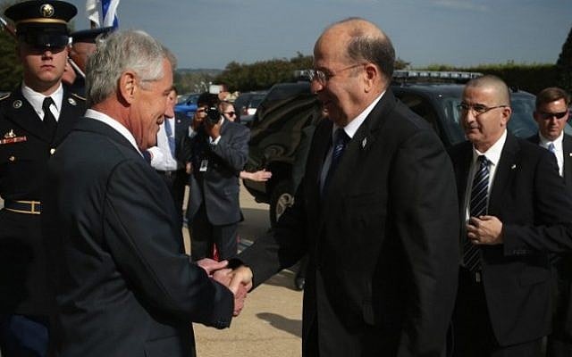 US Secretary of Defense Chuck Hagel (L) welcomes the arrival of Minister of Defense of Israel Moshe Ya'alon (R) during an honor cordon October 21, 2014 at the Pentagon in Arlington, Virginia. (Photo credit: Alex Wong/Getty Images/AFP) US Secretary of Defense Chuck Hagel (L) welcomes the arrival of Minister of Defense of Israel Moshe Ya'alon (R) during an honor cordon October 21, 2014 at the Pentagon in Arlington, Virginia. (Photo credit: Alex Wong/Getty Images/AFP)