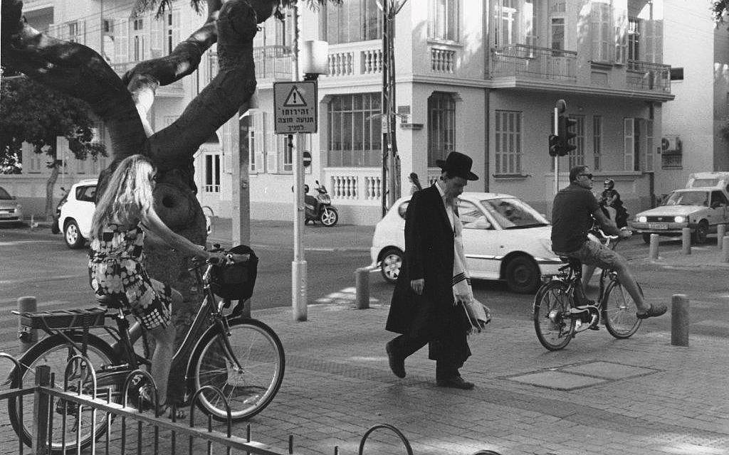'Street scene in Tel Aviv' (photo credit: Paul Margolis)