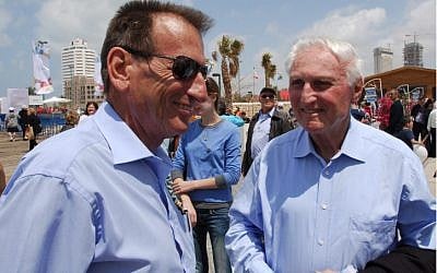 Former Tel Aviv mayor Shlomo "Cheech" Lahat (right) and current Mayor Ron Huldai in 2009 (photo credit: Gili Yaari/Flash 90) Former Tel Aviv mayor Shlomo "Cheech" Lahat (right) and current Mayor Ron Huldai in 2009 (photo credit: Gili Yaari/Flash 90)