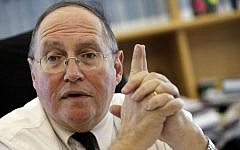 Supreme Court justice and Elyakim Rubinstein in his Jerusalem office (Miriam Alster/Flash90)