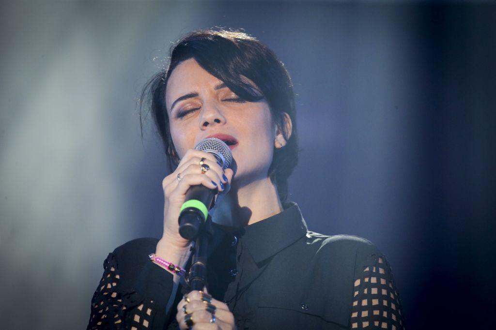 Ninet Tayeb performs at the tribute concert for Arik Einstein in Tel Aviv on October 07, 2014. (Photo credit: FLASH90) Ninet Tayeb performs at the tribute concert for Arik Einstein in Tel Aviv on October 07, 2014. (Photo credit: FLASH90)
