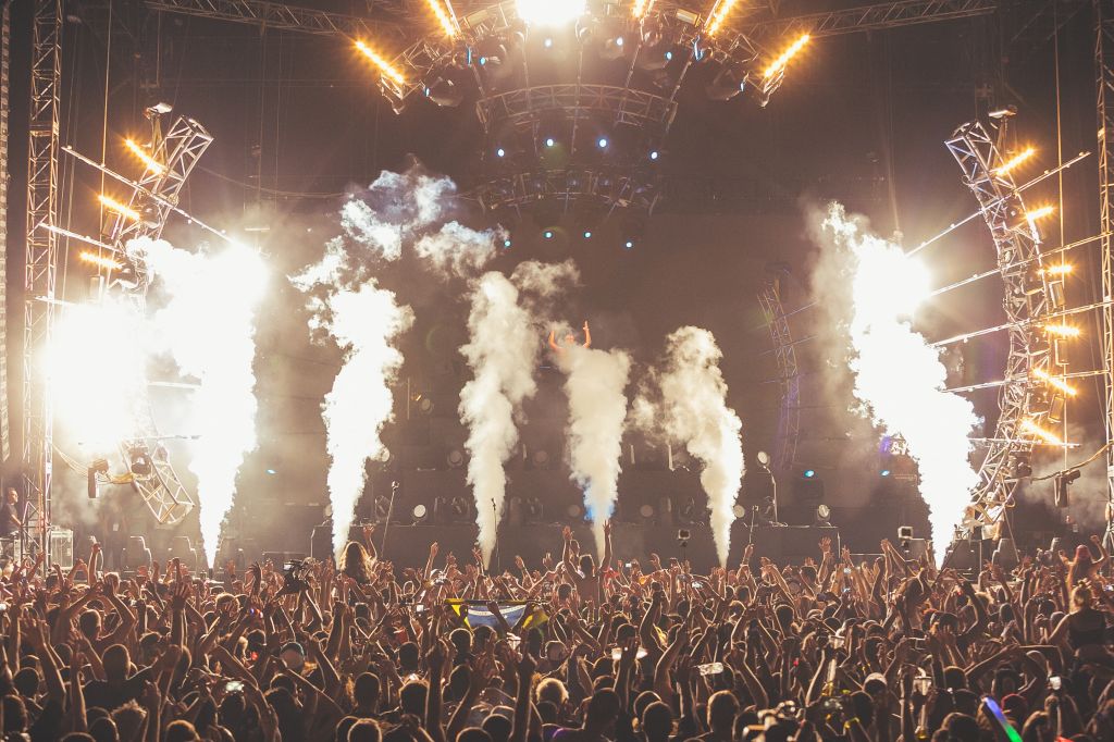 Strobe lights, pounding music and the scent of marijuana were all in the air at Minus 424 (photo credit: Yosi Mamia) Strobe lights, pounding music and the scent of marijuana were all in the air at Minus 424 (photo credit: Yosi Mamia)
