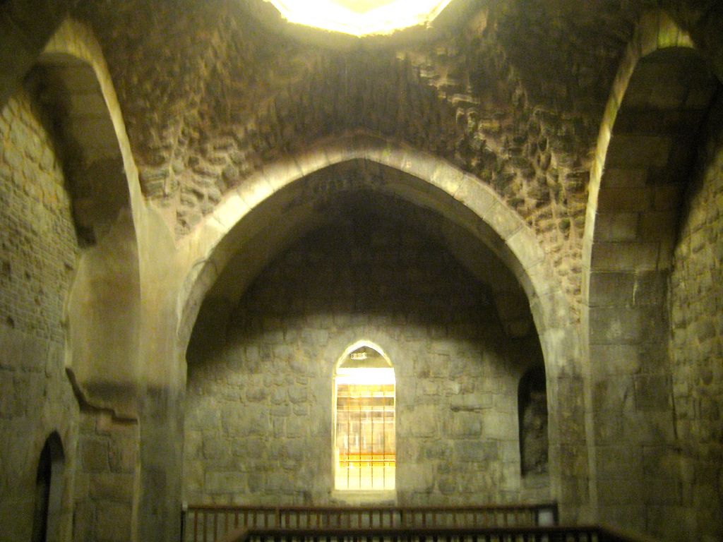 Part of a medieval bathhouse, or hamam, built in 1327 by the Mamluks, now beneath the Old City near the Temple Mount (photo credit: Ilan Ben Zion/Times of Israel) Part of a medieval bathhouse, or hamam, built in 1327 by the Mamluks, now beneath the Old City near the Temple Mount (photo credit: Ilan Ben Zion/Times of Israel)