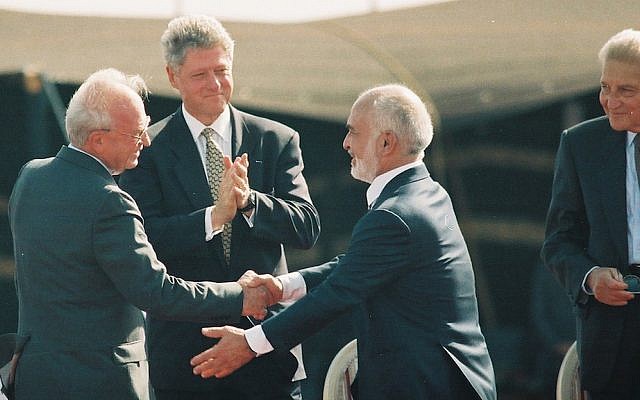 File photo of US President Bill Clinton, Israeli Prime Minister Yitzhak Rabin, King Hussein of Jordan and Israeli President Ezer Weizman at the peace treaty signing ceremony in the Arava Desert, October 1994. (Photo: Flash90 / Yossi Zamir) File photo of US President Bill Clinton, Israeli Prime Minister Yitzhak Rabin, King Hussein of Jordan and Israeli President Ezer Weizman at the peace treaty signing ceremony in the Arava Desert, October 1994. (Photo: Flash90 / Yossi Zamir)