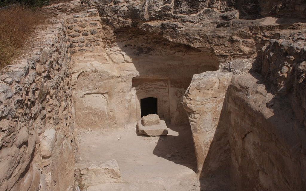 The Burgin burial cave (Photo credit: Shmuel Bar-Am)