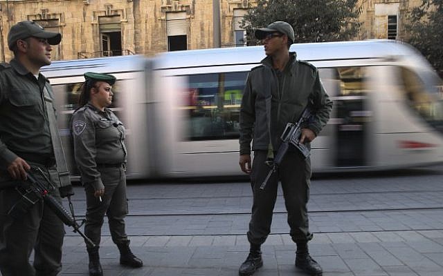 Illustrative photo of Border Police on Jaffa Road, near Jerusalem's Old City, October 23, 2014 (Nati Shohat/Flash90) Illustrative photo of Border Police on Jaffa Road, near Jerusalem's Old City, October 23, 2014 (Nati Shohat/Flash90)