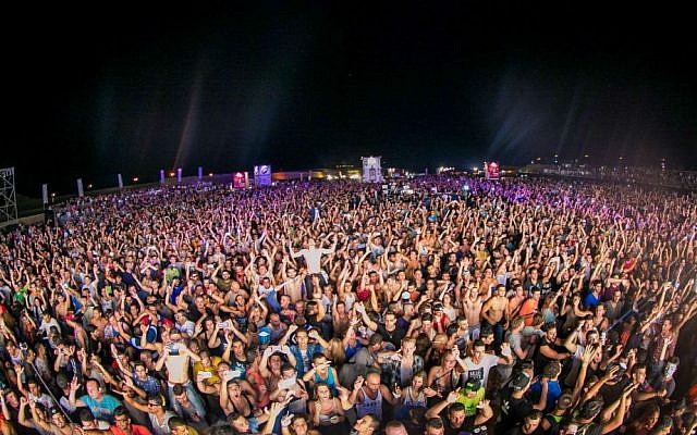It's an all-night party at Thursday night's Minus 424, at the base of Masada (photo credit: Yosi Mamia)