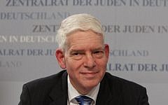 Josef Schuster, President of the Central Council of Jews in Germany, attends a press conference following his election in Frankfurt am Main, central Germany, on November 30, 2014. (AFP/Daniel Roland)