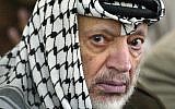 Palestinian leader Yasser Arafat, attending Friday Muslim prayers, in the West Bank city of Ramallah, on June 7, 2002. (AFP PHOTO / Thomas COEX/ File)