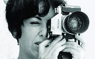 Sylvia in her identity as Canadian news photographer Patricia Roxburgh. (Courtesy of Keshet Publishing)