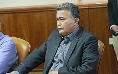 Minister of Environmental Protection, Amir Peretz, at the weekly cabinet meeting on Sunday, November 9, 2014, during which he announced his resignation from the government following his public criticism of the prime minister over the budget. (Photo credit: Alex Kolomoisky/POOL)