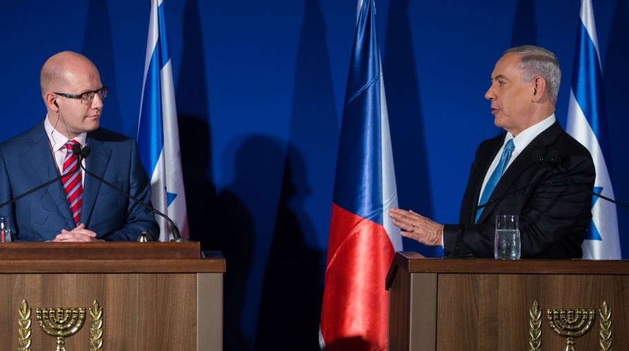 Prime Minister Benjamin Netanyahu and Czech Prime Minister Bohuslav Sobotka speak after signing an intergovernmental agreement, at the King David Hotel in Jerusalem on November 25, 2014. (Photo credit: Hadas Parush/Flash90) Prime Minister Benjamin Netanyahu and Czech Prime Minister Bohuslav Sobotka speak after signing an intergovernmental agreement, at the King David Hotel in Jerusalem on November 25, 2014. (Photo credit: Hadas Parush/Flash90)