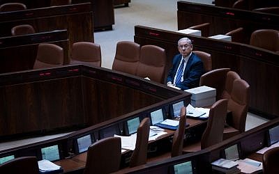 Prime Minister Benjamin Netanyahu at the Knesset on November 26, 2014 (photo credit: Miriam Alster/Flash90)