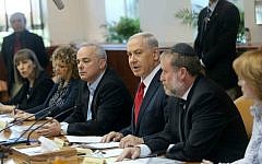 Prime Minister Benjamin Netanyahu speaks during the weekly cabinet meeting on Sunday, November 9, 2014. (Alex Kolomoisky/POOL/Flash90)