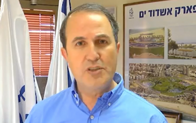 Ashdod Mayor Yehiel Lasri. (Screen capture, YouTube/Limor Edrey)